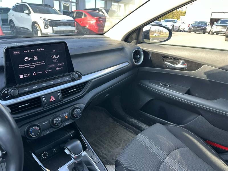 kia Forte 2024 - 16