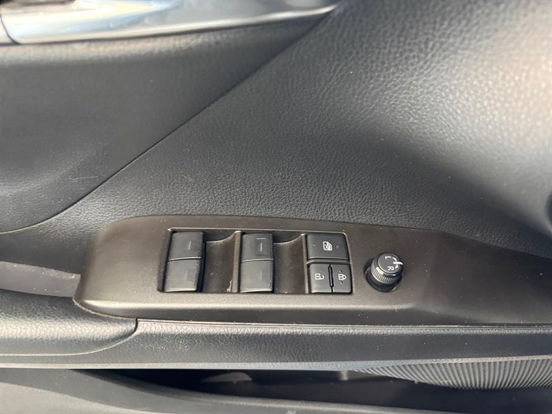 toyota Camry Hybrid 2022 - 12