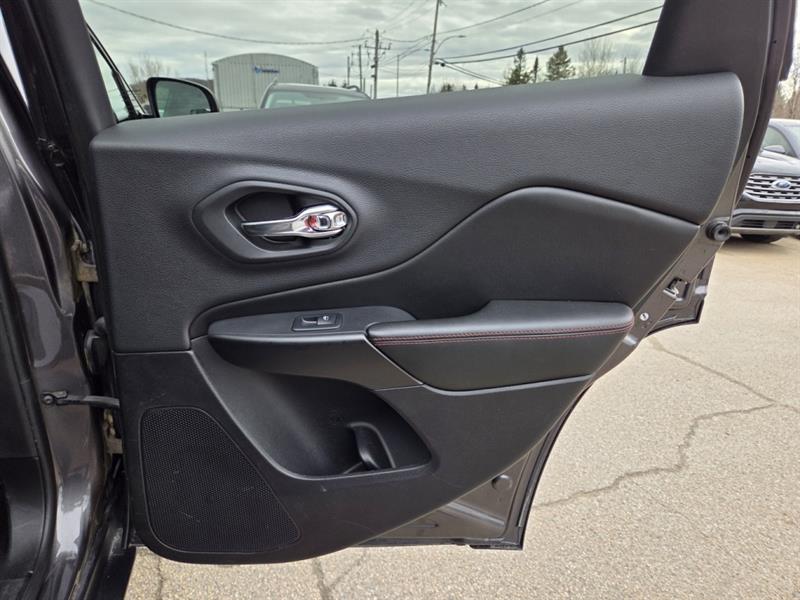 jeep Cherokee 2019 - 24