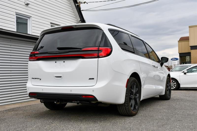 chrysler Pacifica 2024 - 6
