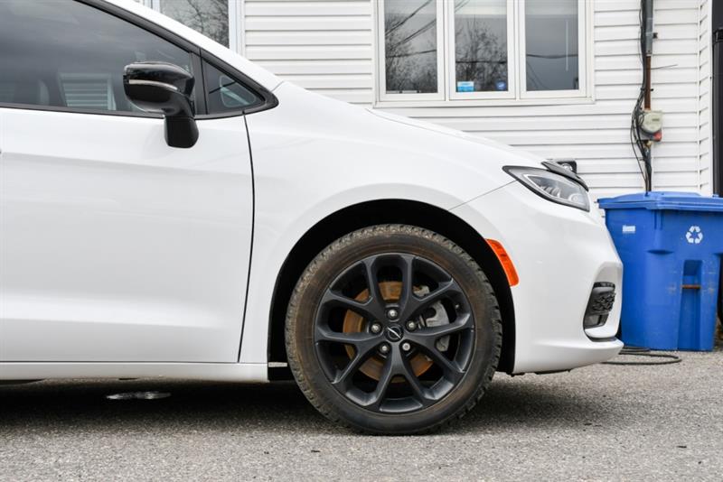 chrysler Pacifica 2024 - 9