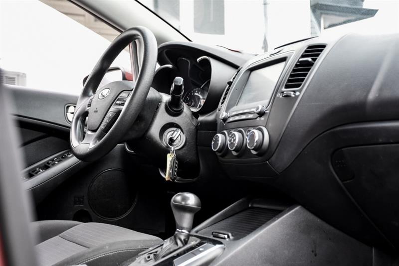 kia Forte 2018 - 12