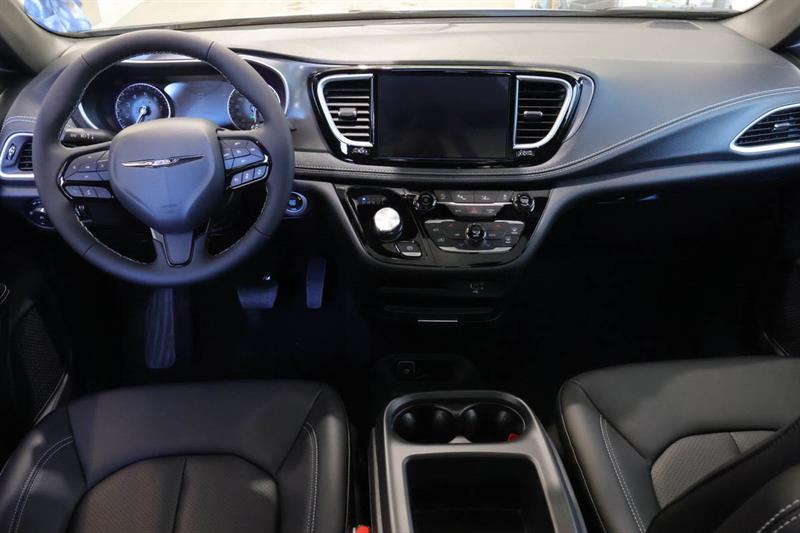 chrysler Pacifica 2026 - 13