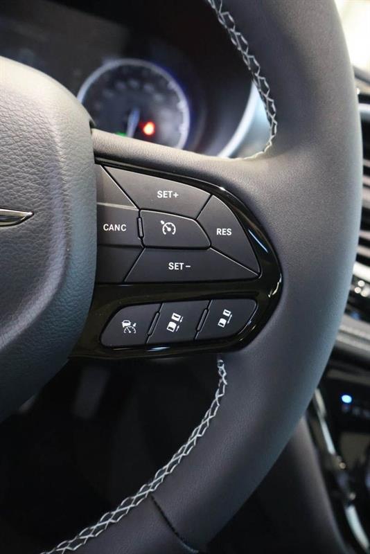chrysler Pacifica 2026 - 16