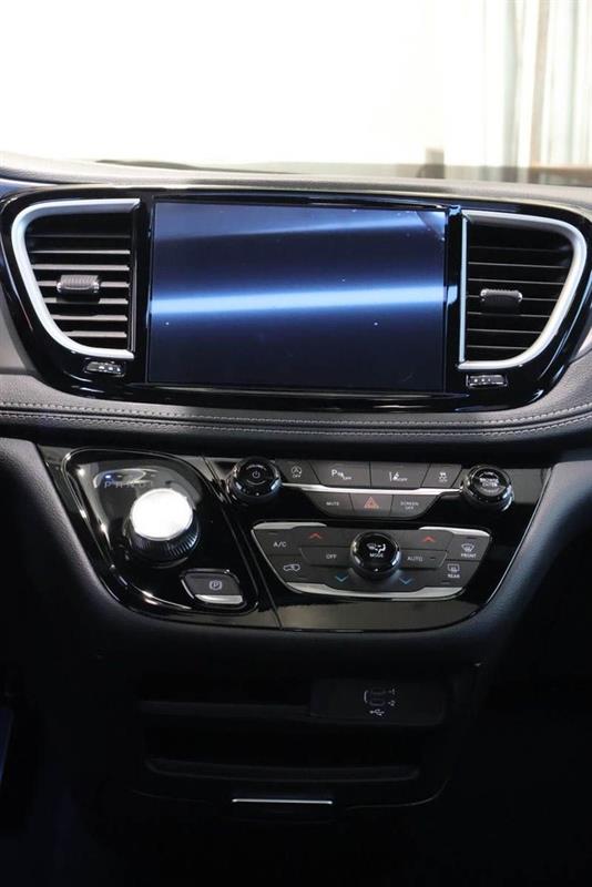 chrysler Pacifica 2026 - 17