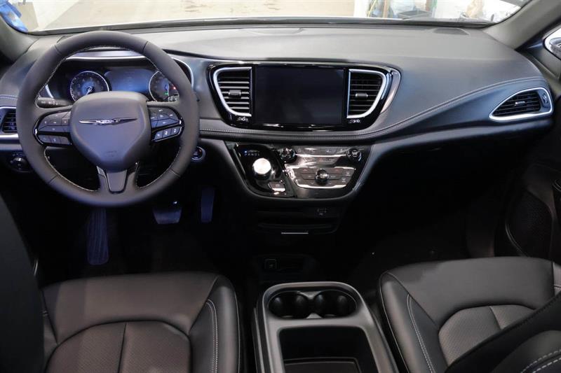 chrysler Pacifica 2026 - 13