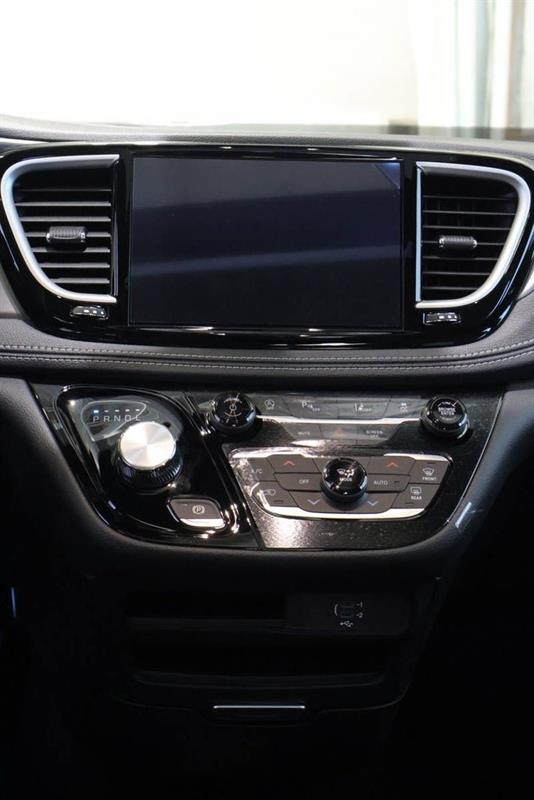 chrysler Pacifica 2026 - 17