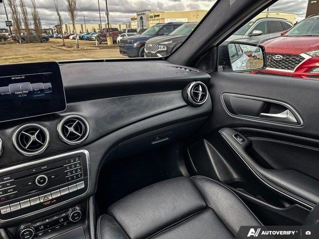 mercedes-benz GLA 2019 - 11