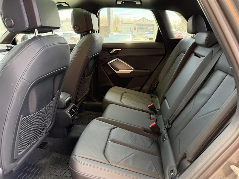 audi Q3 2022 - 12