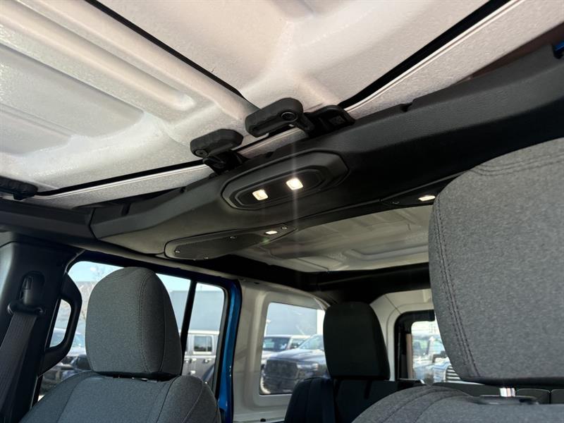 jeep Wrangler 2024 - 26