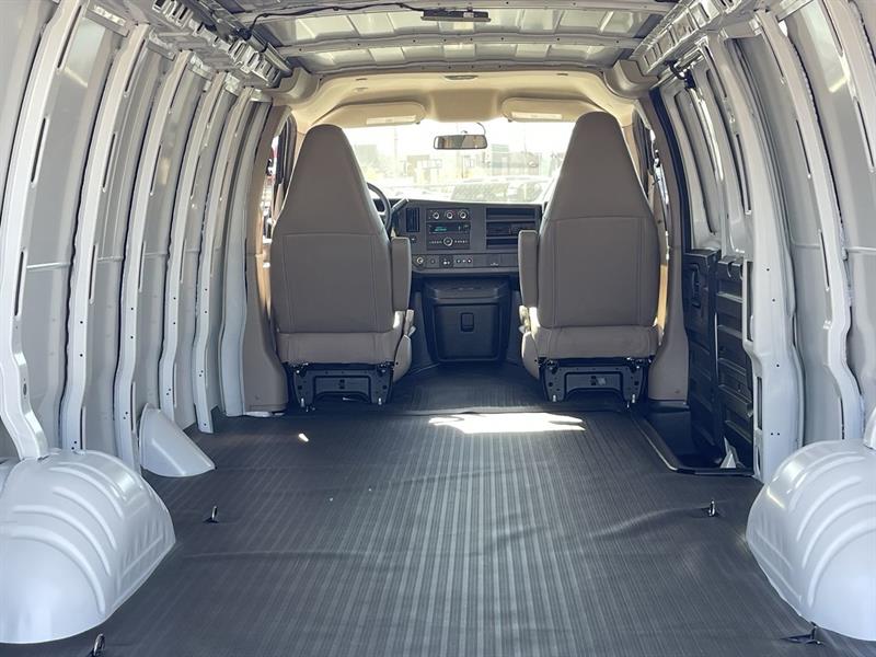 gmc Savana Cargo 2500 2025 - 28