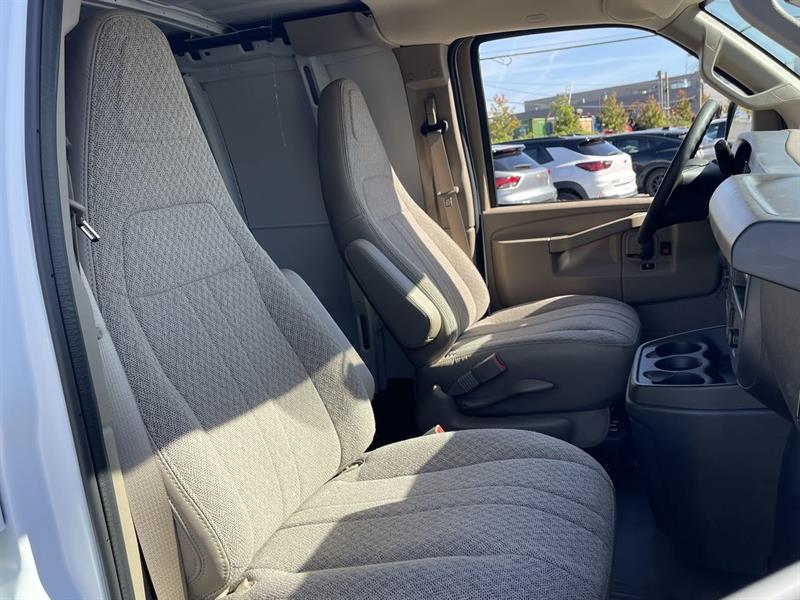gmc Savana Cargo 2500 2025 - 29