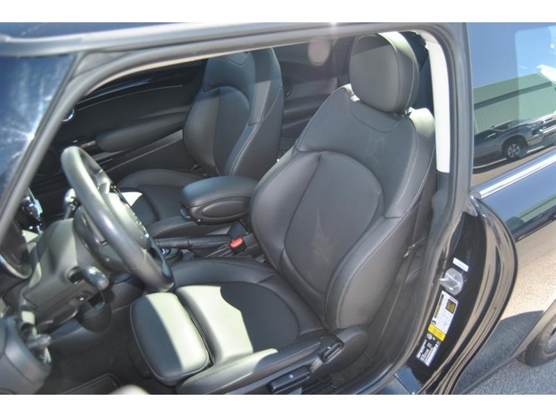 2024 Mini 3 Door - Image 9