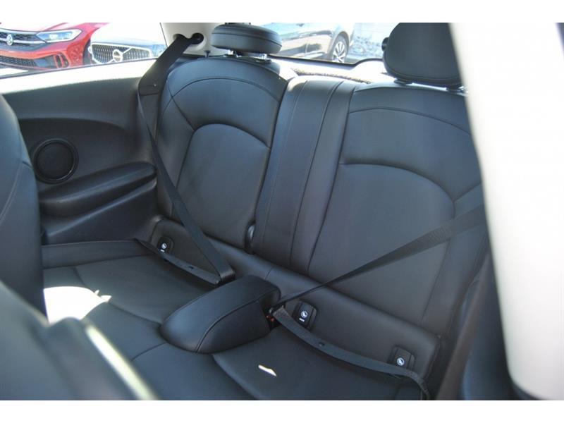 2024 Mini 3 Door - Image 10