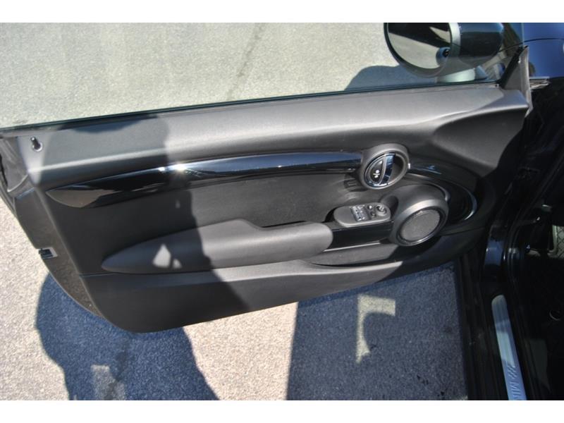 2024 Mini 3 Door - Image 11