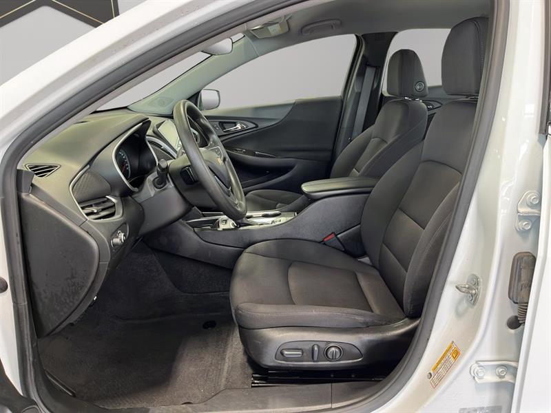 chevrolet Malibu 2022 - 12