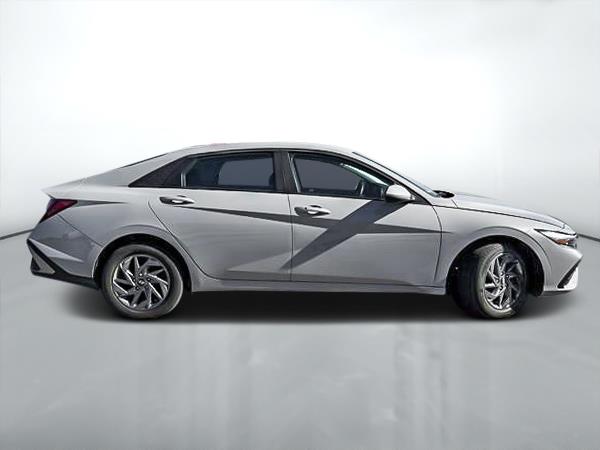 hyundai Elantra 2025 - 2