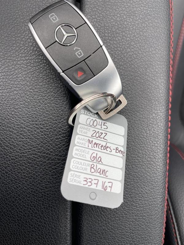 mercedes-benz GLA 2022 - 9