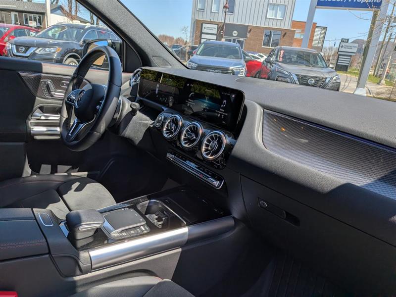mercedes-benz GLA 2022 - 17