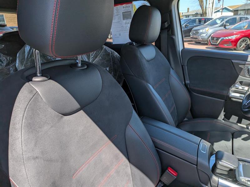 mercedes-benz GLA 2022 - 18