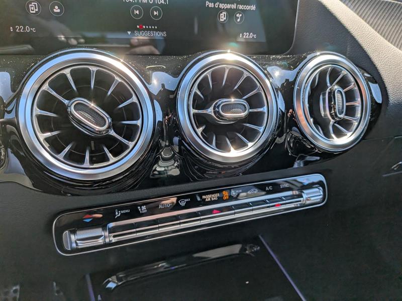 mercedes-benz GLA 2022 - 27