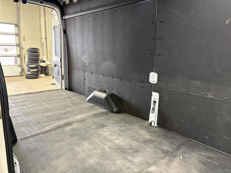 ford Transit fourgon utilitaire 2024 - 15