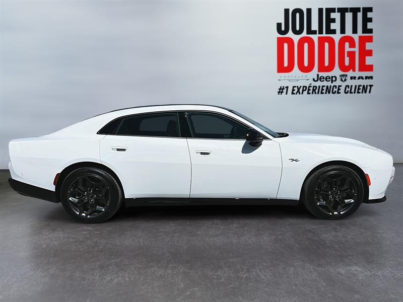 dodge Charger 2026 - 8