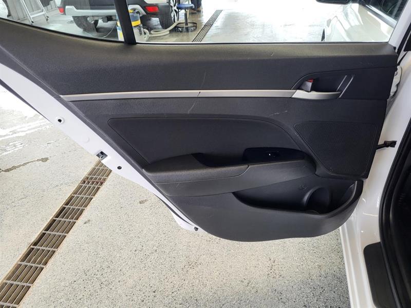 hyundai Elantra 2018 - 16