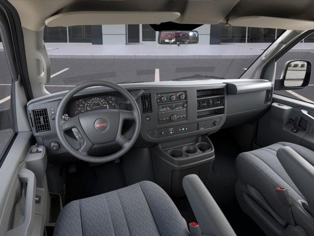 GMC Savana 5