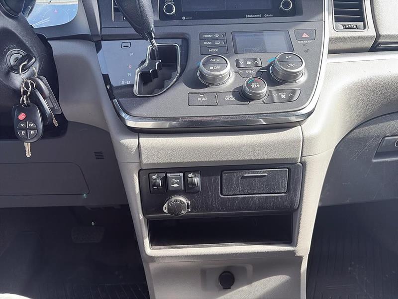 toyota Sienna 2018 - 15