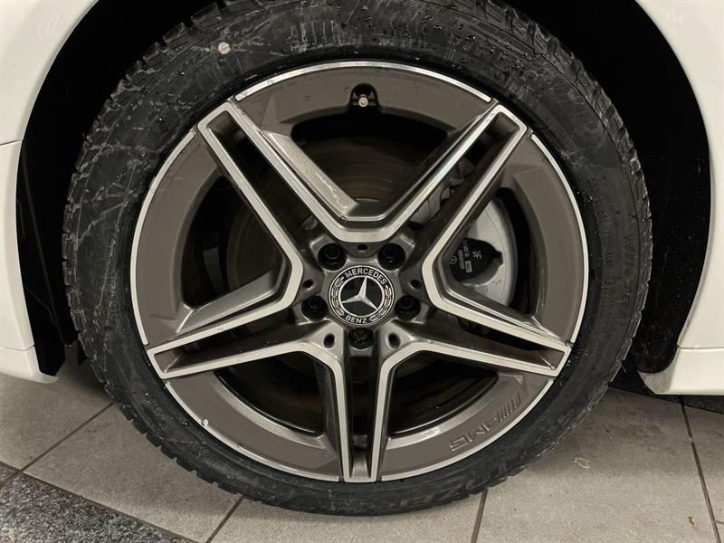 mercedes-benz C300 2021 - 18
