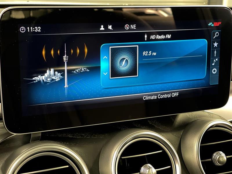 mercedes-benz C300 2021 - 24