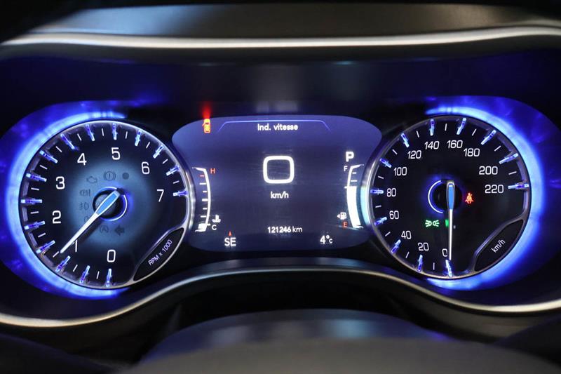 chrysler Pacifica 2021 - 16