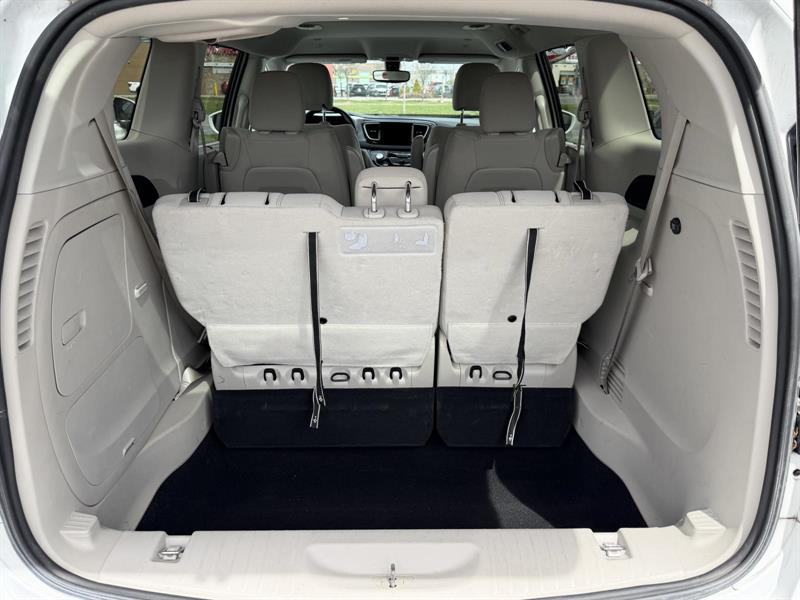 chrysler Pacifica 2020 - 8