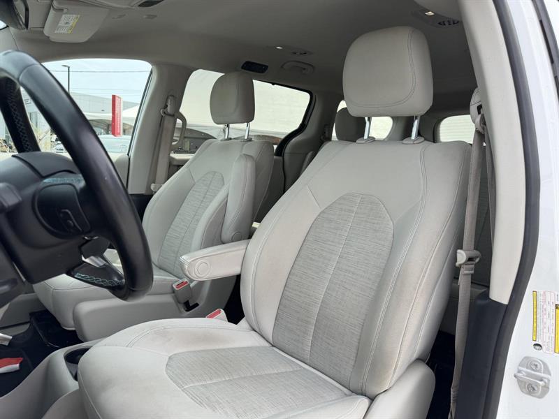 chrysler Pacifica 2020 - 11