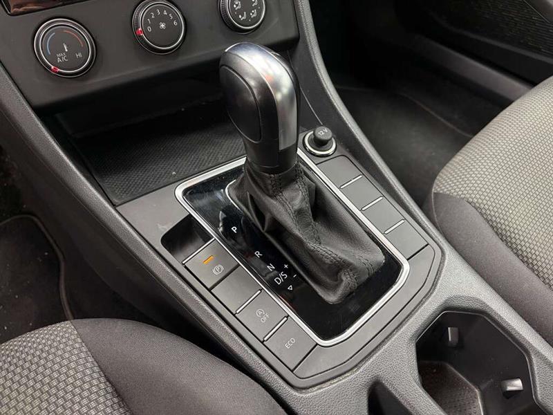 volkswagen Jetta 2019 - 25