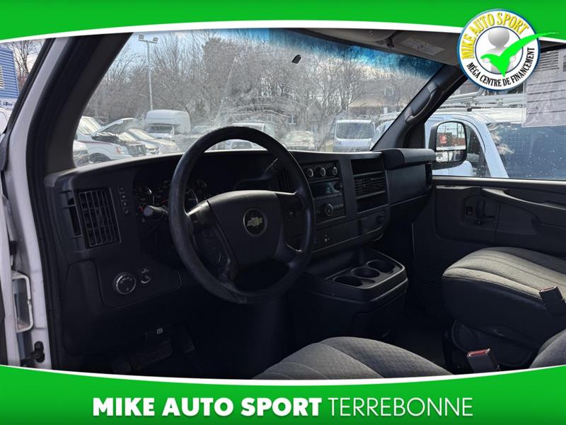 chevrolet Express 3500 2015 - 11