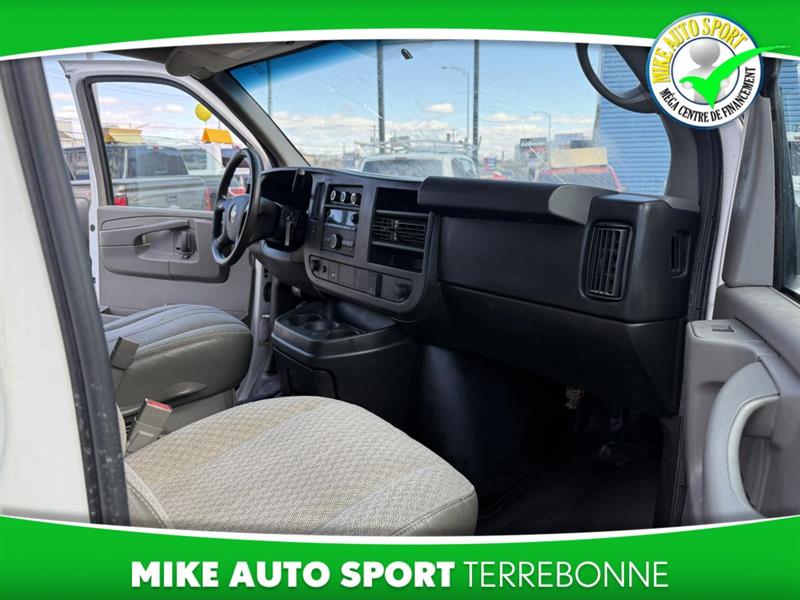 chevrolet Express 3500 2015 - 12