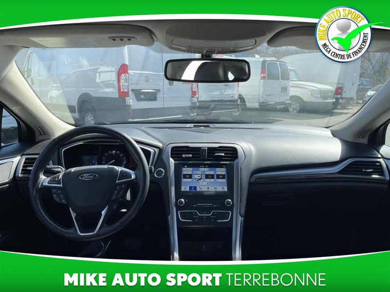 ford Fusion Energi 2017 - 11