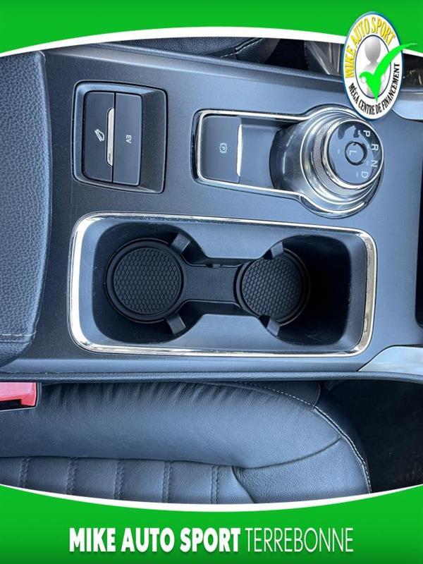 ford Fusion Energi 2017 - 26