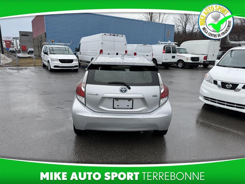 toyota Prius c 2017 - 4