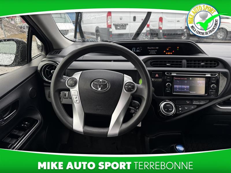 toyota Prius c 2017 - 9