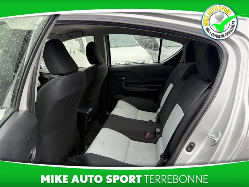 toyota Prius c 2017 - 10