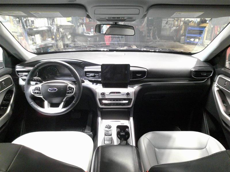 ford Explorer 2021 - 12