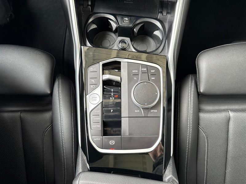bmw 330e 2023 - 21