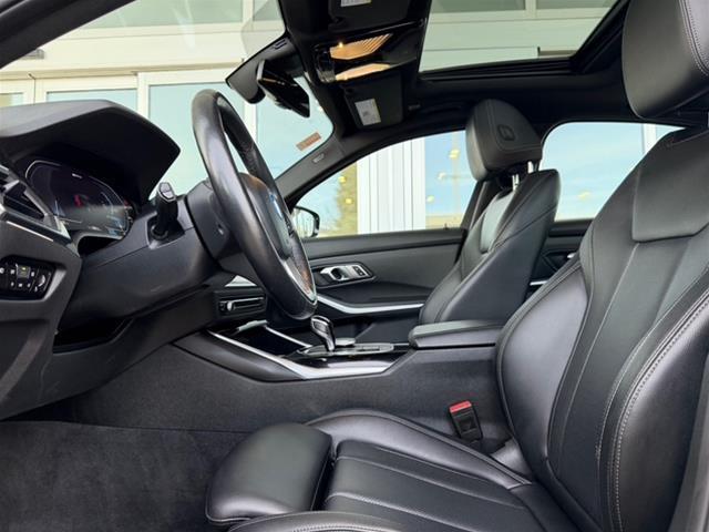 bmw 330e 2022 - 13