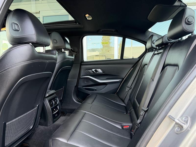 bmw 330e 2022 - 14