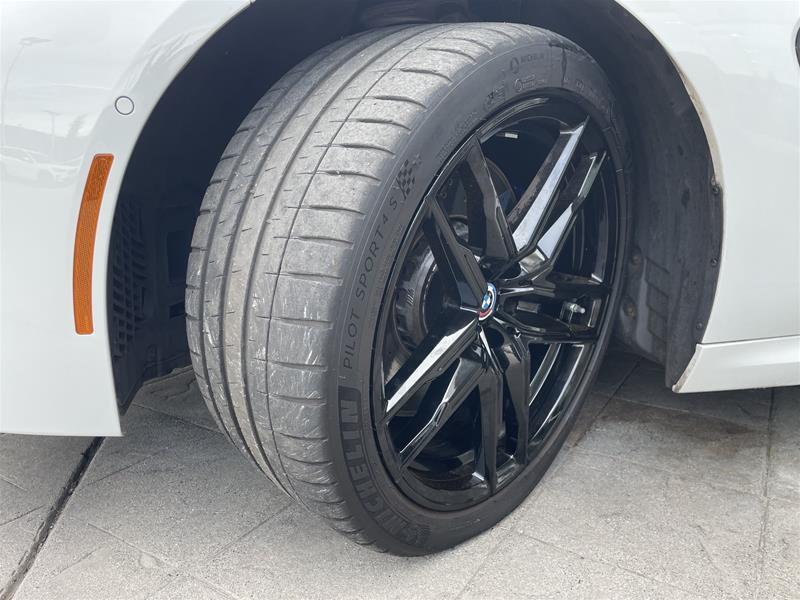 bmw M8 2023 - 9