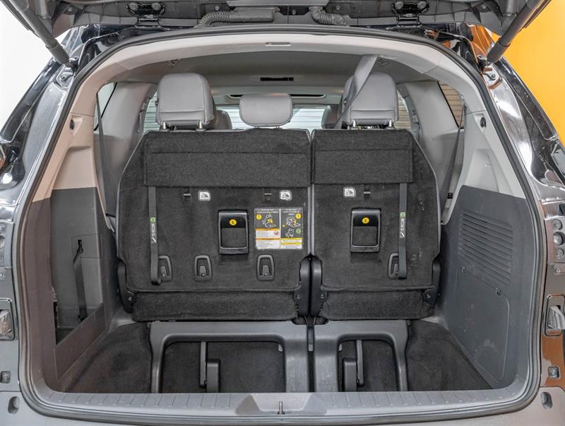 toyota Sienna 2023 - 32