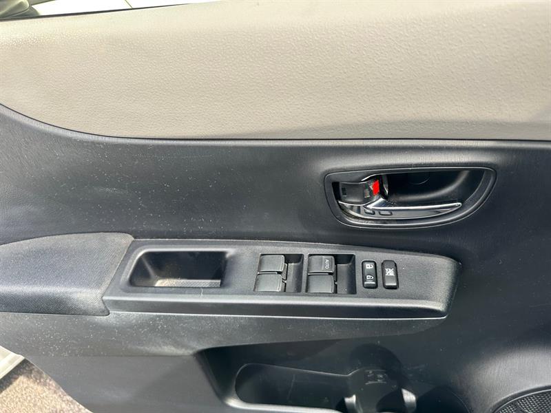 toyota Yaris 2012 - 8